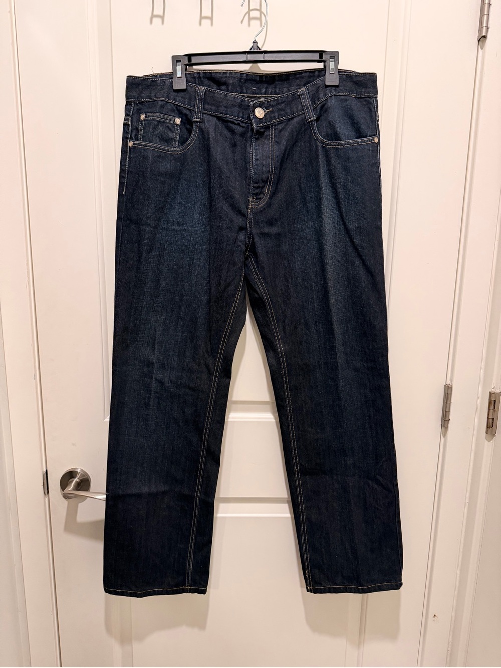 Burberry Dark Wash Denim
Jeans Size 38